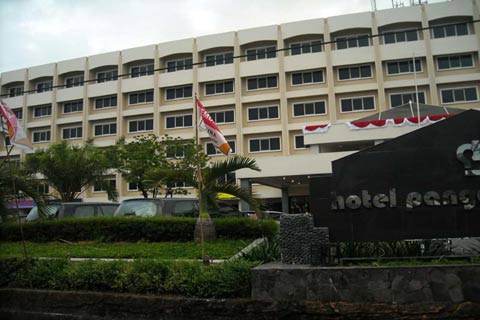 Thb Pangeran Beach Hotel In Padang