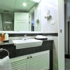 Centre Point Pratunam Hotel bathroom 1