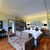 Damou-Bedroom
