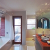 Oaini-Bathroom-03