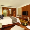 Palace-Club-Room-02
