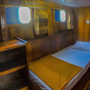 Standard Boat